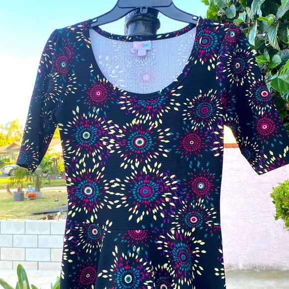 LULAROE  WOMEN’S NICOLE BLACK STARBURST PRINT A LINE MINI DRESS Size Sma… - Picture 4 of 10